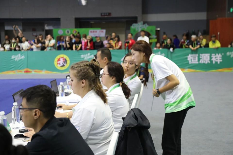 服务精准高, 事特点 服务精准高, 事特点